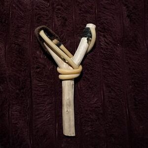 Slingshot handmade. Wood.  Resortera De Madera. Made In Mexico.